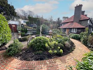 Photo 76- click for photo gallery